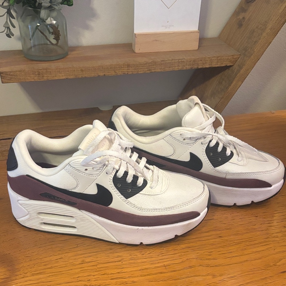Nike White and Black Sneakers with Purple Accents